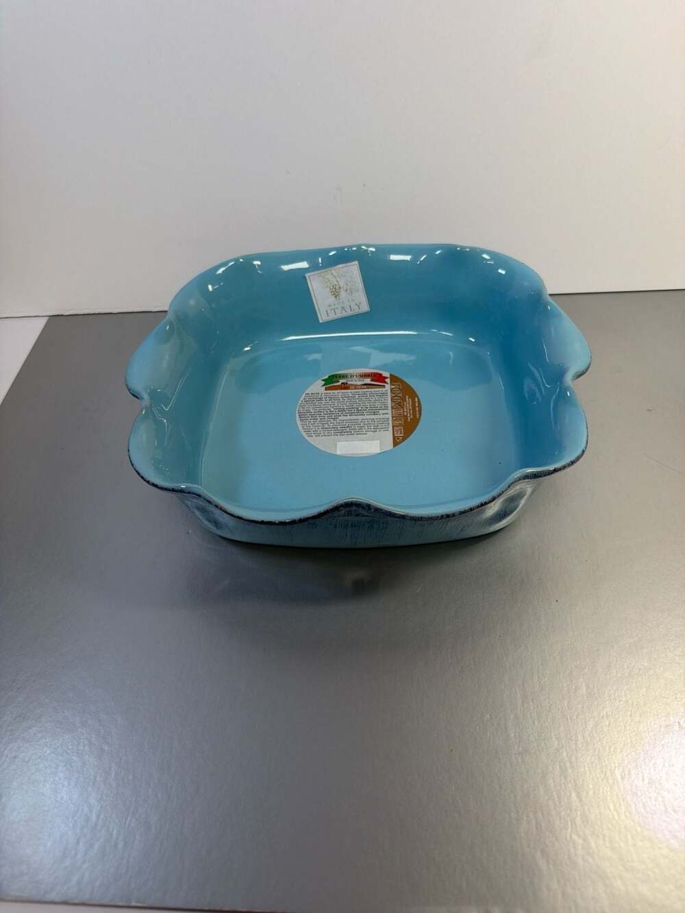 De Silva Terre d'Umbria Light Blue Scalloped Square Terracotta Baking Dish Made